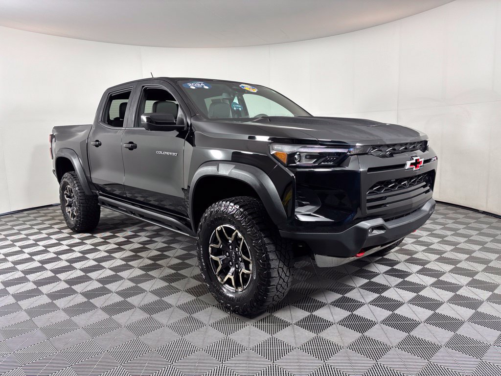 Certified 2024 Chevrolet Colorado ZR2 w/ ZR2 Convenience Package III AWD/4WD image 19