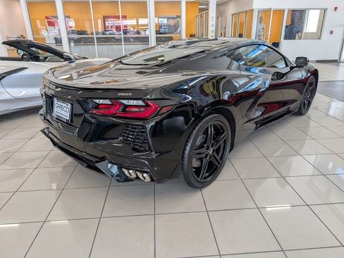 Used 2025 Chevrolet Corvette Stingray Premium Cpe w/ Z51 Performance Package RWD image 12