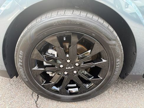 Certified 2024 Kia Carnival SX Prestige FWD image 26