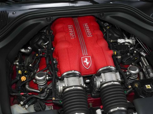 Used 2010 Ferrari California RWD image 49
