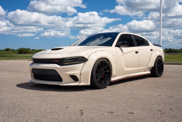 Used 2016 Dodge Charger SRT Hellcat w/ Harman/Kardon Audio Group RWD image 3