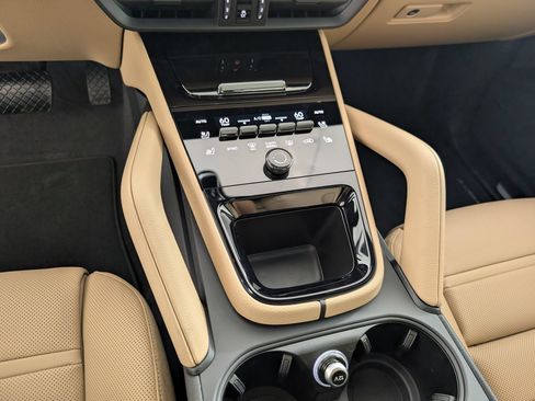 Certified 2026 Porsche Cayenne Coupe AWD/4WD image 20