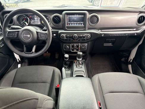 Used 2023 Jeep Wrangler Unlimited w/ Convenience Group image 18