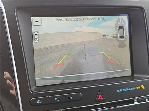 Used 2018 Ford Explorer Platinum image 13