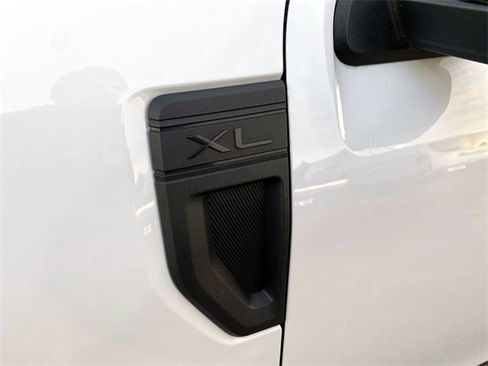 Used 2025 Ford Maverick XL image 10