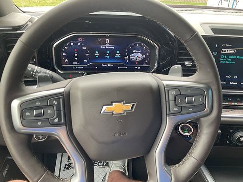 Used 2025 Chevrolet Silverado 1500 LTZ AWD/4WD image 15
