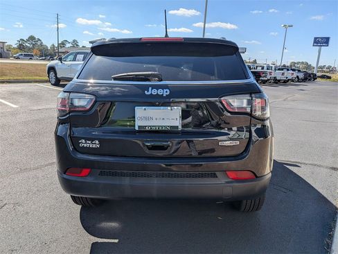 Used 2022 Jeep Compass Latitude w/ Sun and Sound Group image 6