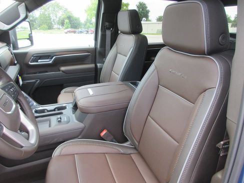 New 2026 GMC Sierra 2500 Denali w/ Denali Reserve Package AWD/4WD image 12