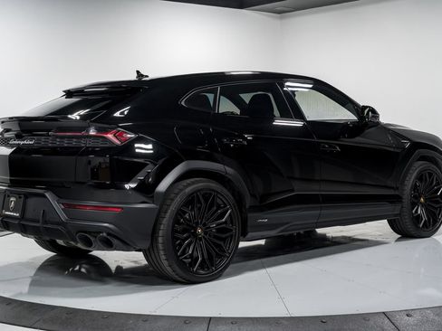 Used 2025 Lamborghini Urus SE AWD/4WD image 3