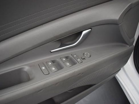 Used 2023 Hyundai Elantra SEL image 26