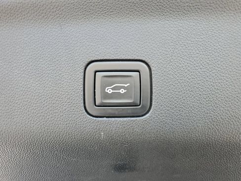 Certified 2023 Chevrolet Suburban High Country AWD/4WD image 37