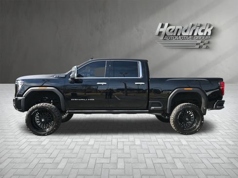Used 2025 GMC Sierra 2500 Denali Ultimate image 10