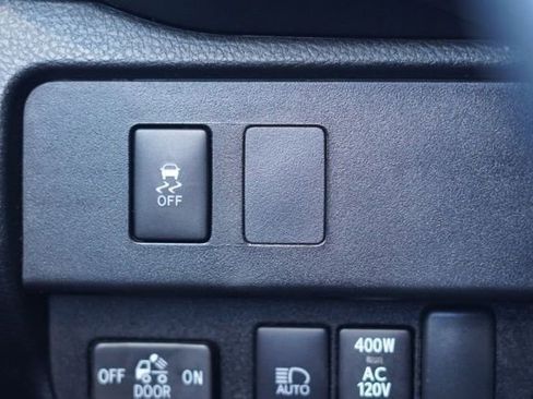 Used 2023 Toyota Tacoma TRD Off-Road image 20