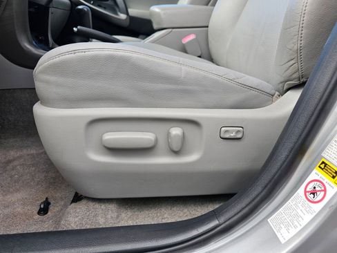 Used 2010 Toyota RAV4 Limited image 30