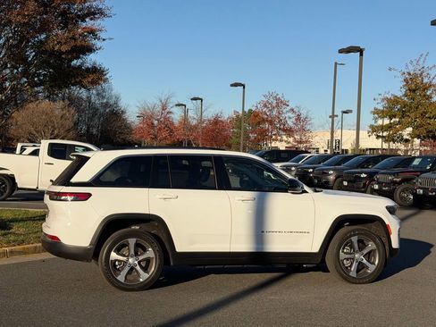 Used 2023 Jeep Grand Cherokee 4WD 4xe image 6