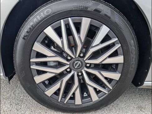 Used 2024 Nissan Altima 2.5 SV image 20