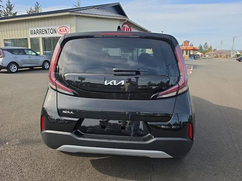 Used 2023 Kia Soul LX FWD image 4