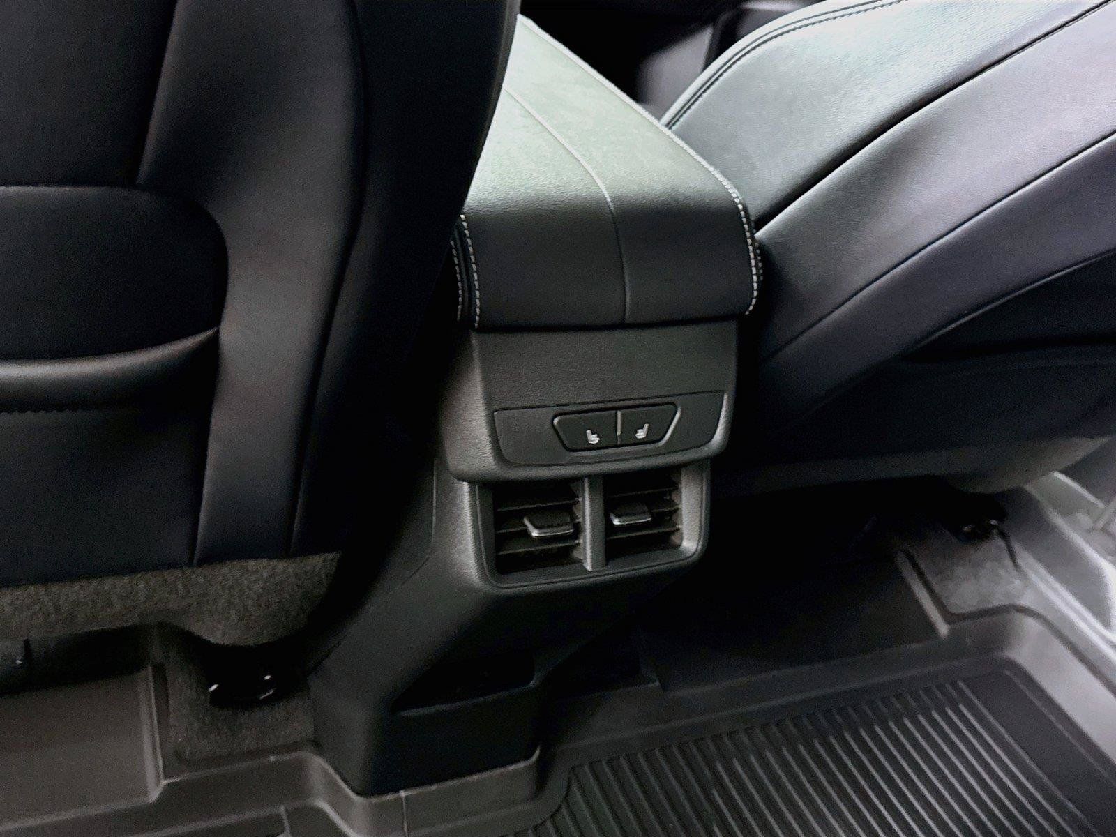 New 2027 GMC Terrain Denali w/ LPO, Floor Liner Package AWD/4WD image 18