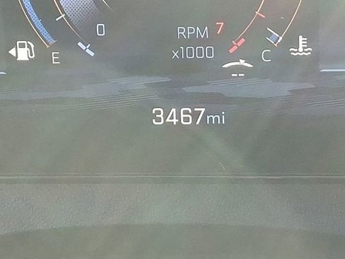 Used 2025 Chevrolet Traverse LT image 28