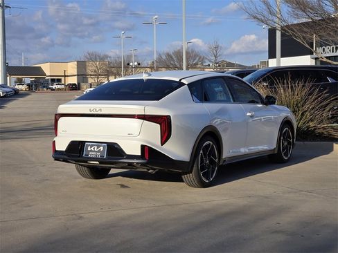 New 2026 Kia K4 GT-Line image 4