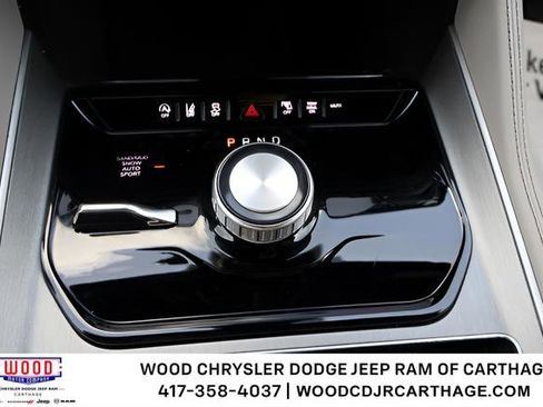 Used 2025 Jeep Wagoneer 4WD image 25