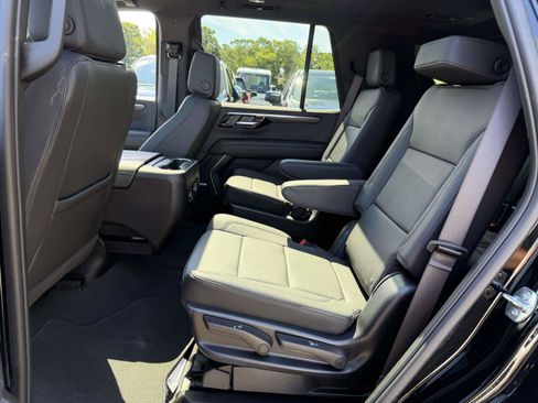 Certified 2025 Chevrolet Tahoe Z71 w/ Z71 Off-Road Package AWD/4WD image 16
