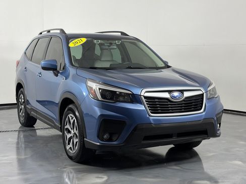 Used 2021 Subaru Forester Premium AWD/4WD image 3