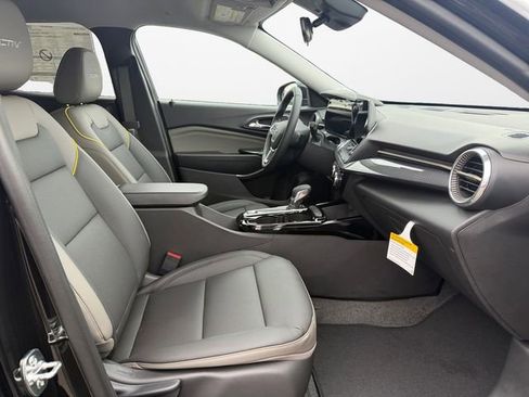 New 2026 Chevrolet Trax ACTIV FWD image 15