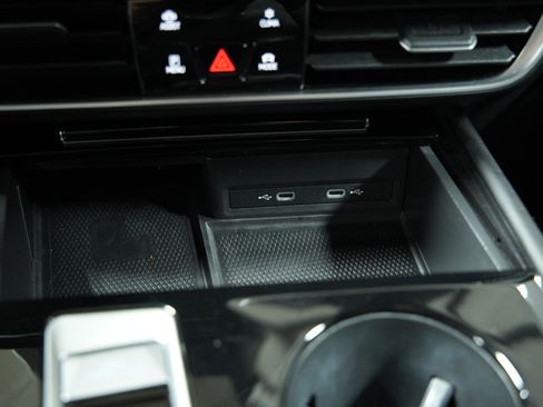 Used 2024 Volkswagen Atlas SE image 40