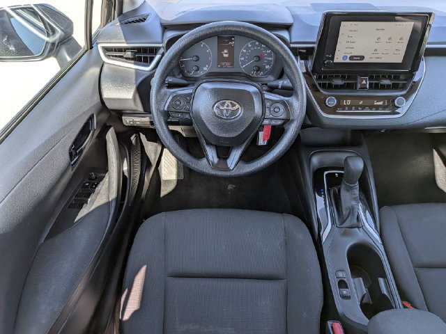 Used 2025 Toyota Corolla LE FWD image 15
