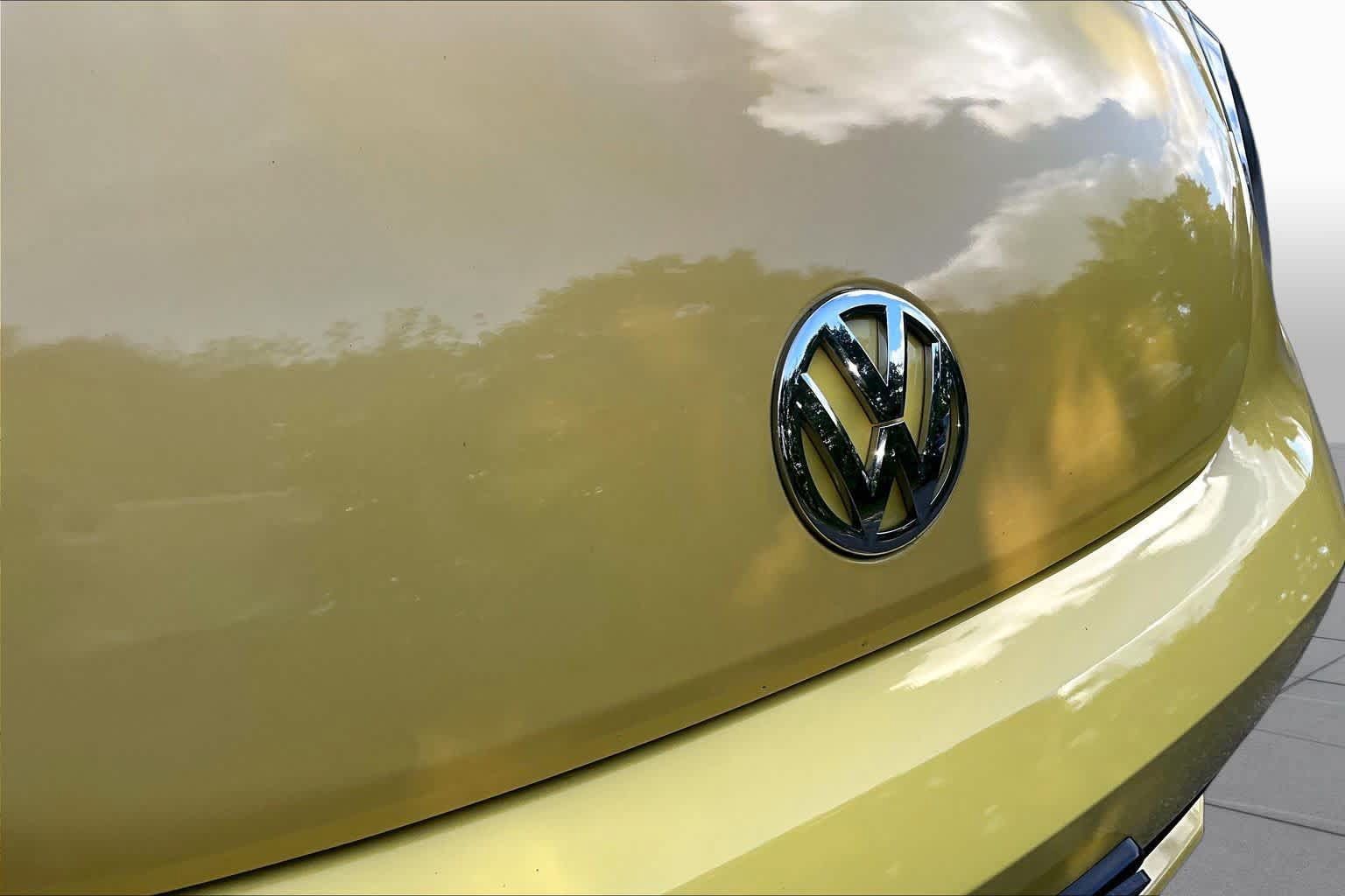 Used 2014 Volkswagen Beetle 2.5 FWD image 27