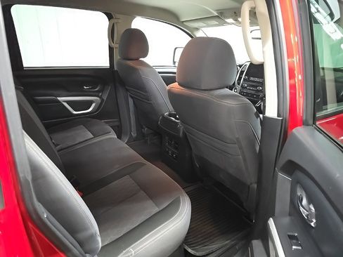 Used 2021 Nissan Titan SV w/ SV Convenience Package image 17