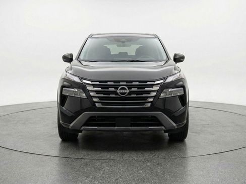 Used 2025 Nissan Rogue SV image 1