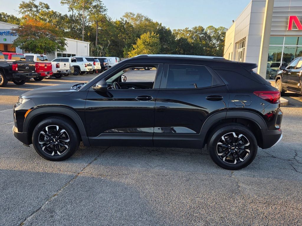Certified 2023 Chevrolet TrailBlazer LT FWD image 2