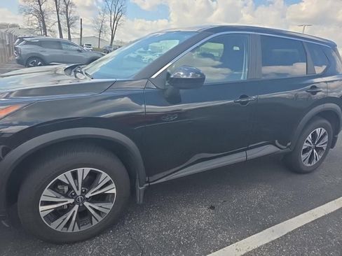 Certified 2023 Nissan Rogue SV image 2