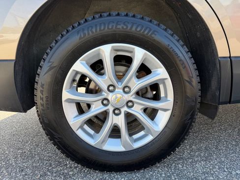 Used 2019 Chevrolet Equinox LS w/ LS Convenience Package AWD/4WD image 12