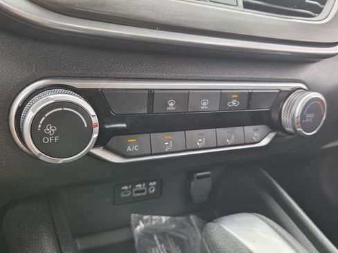 Used 2025 Nissan Altima 2.5 SV FWD image 22