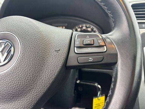 Used 2013 Volkswagen Eos image 18