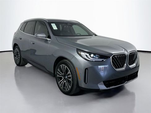 Used 2026 BMW X3 xDrive30 w/ Premium Package AWD/4WD image 3