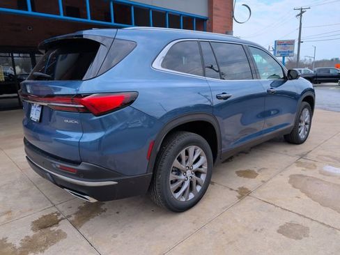 Certified 2025 Buick Enclave Preferred FWD image 7