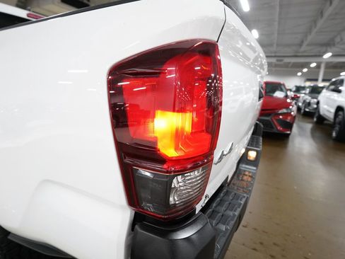 Used 2019 Toyota Tacoma SR AWD/4WD image 32