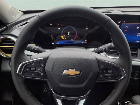 New 2026 Chevrolet Trax LT w/ Driver Confidence Package image 8