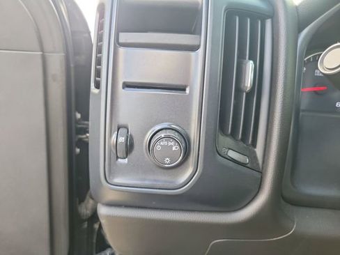 Used 2018 Chevrolet Silverado 1500 Custom w/ Custom Convenience Package image 21