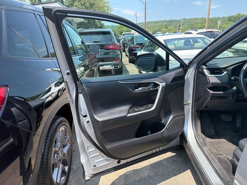 Used 2021 Toyota RAV4 XSE AWD/4WD image 15