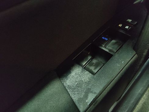 Used 2019 Toyota Corolla LE FWD image 27