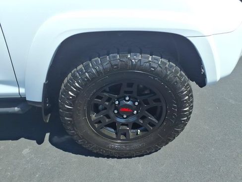 Used 2024 Toyota 4Runner SR5 Premium w/ Moonroof Package AWD/4WD image 4