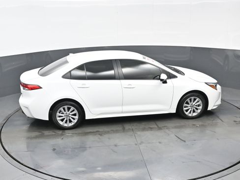 Used 2023 Toyota Corolla LE image 40