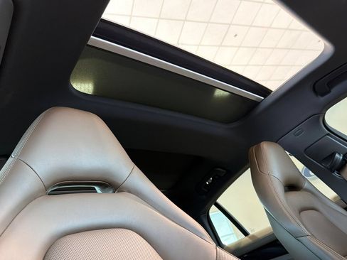 Used 2021 Porsche Panamera 4S AWD/4WD image 19
