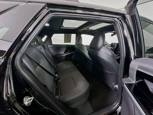 Used 2025 Toyota bZ4X FWD image 31