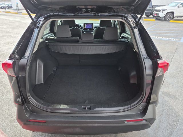 Used 2025 Toyota RAV4 XLE AWD/4WD image 10